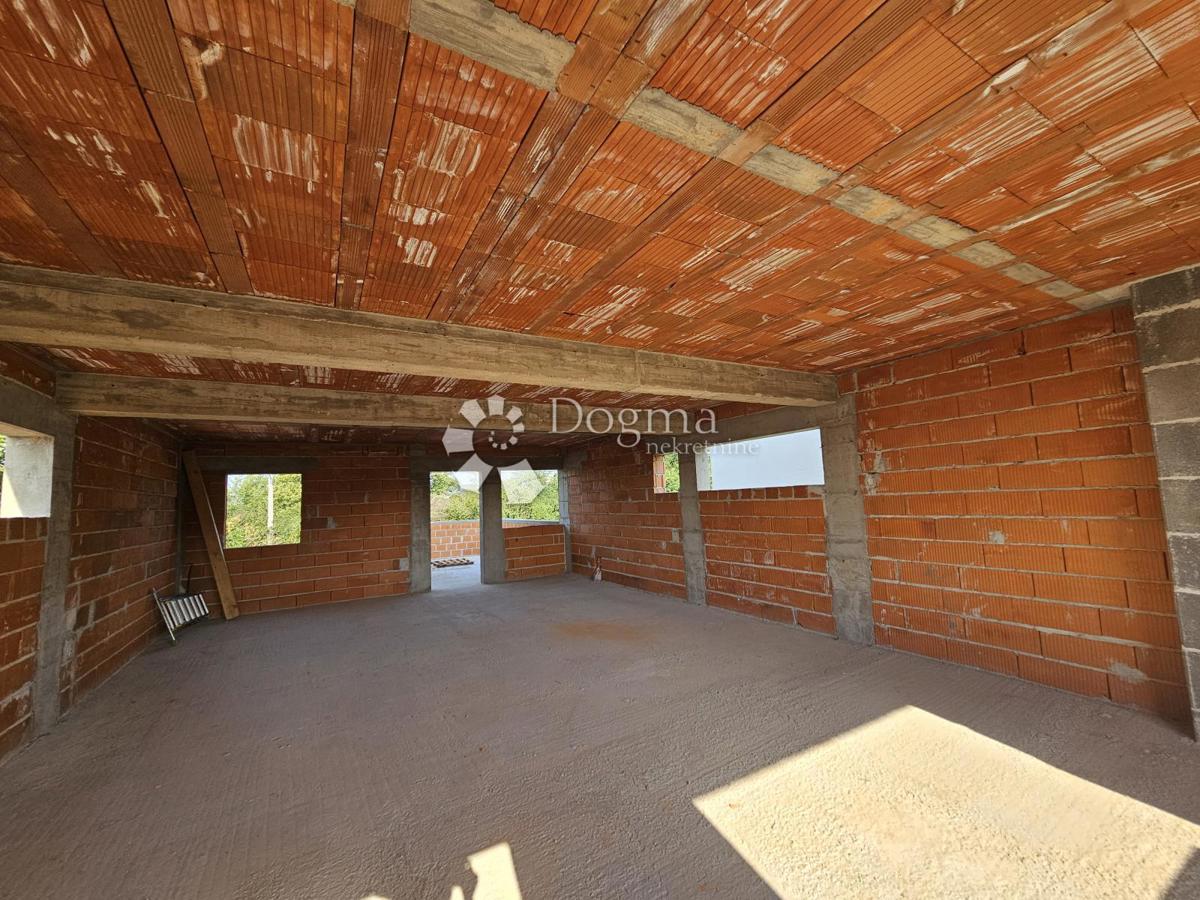 Maksimir nuovo edificio 82m2