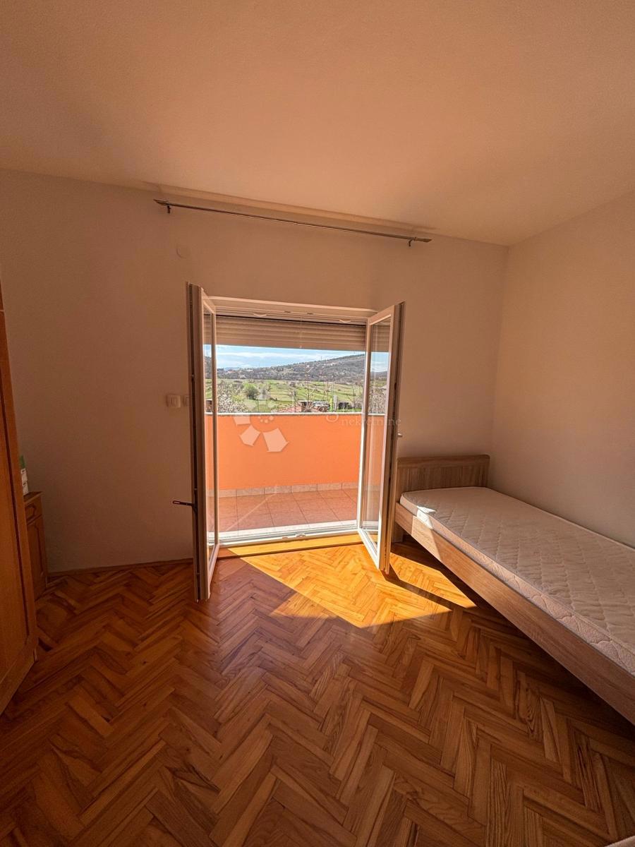 Casa Gornji Muć, Muć, 240m2