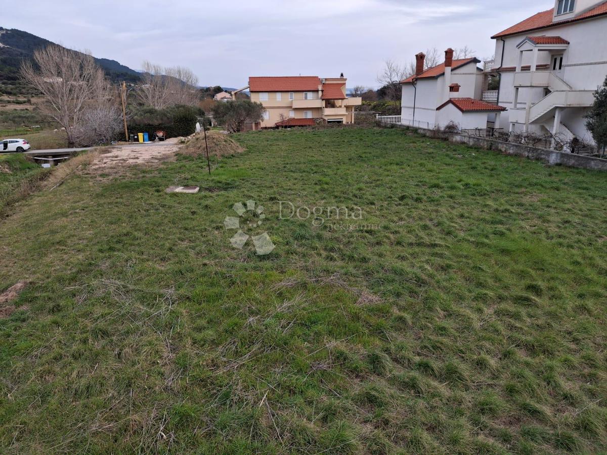 Terreno edificabile Mundanije, Rab, 1.784m2