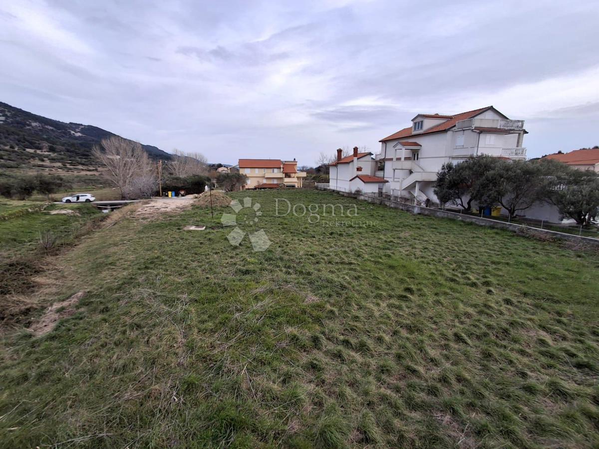 Terreno edificabile Mundanije, Rab, 1.784m2