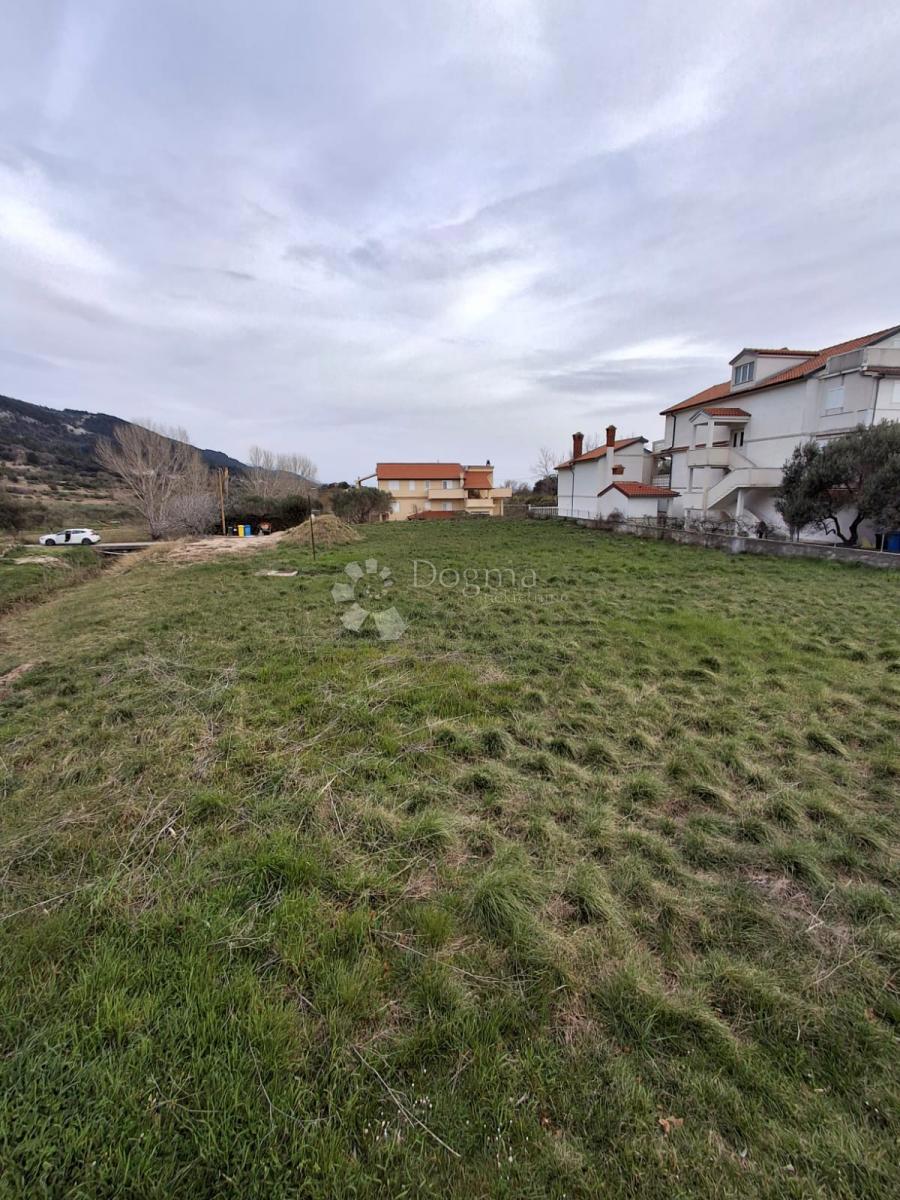 Terreno edificabile Mundanije, Rab, 1.784m2