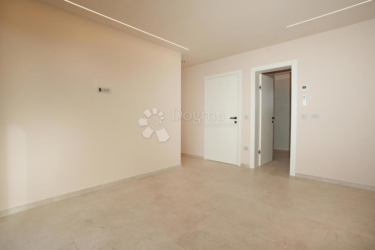 VILLA MODERNA CON PISCINA NELLA LOCALITÀ VICINO A POREČA