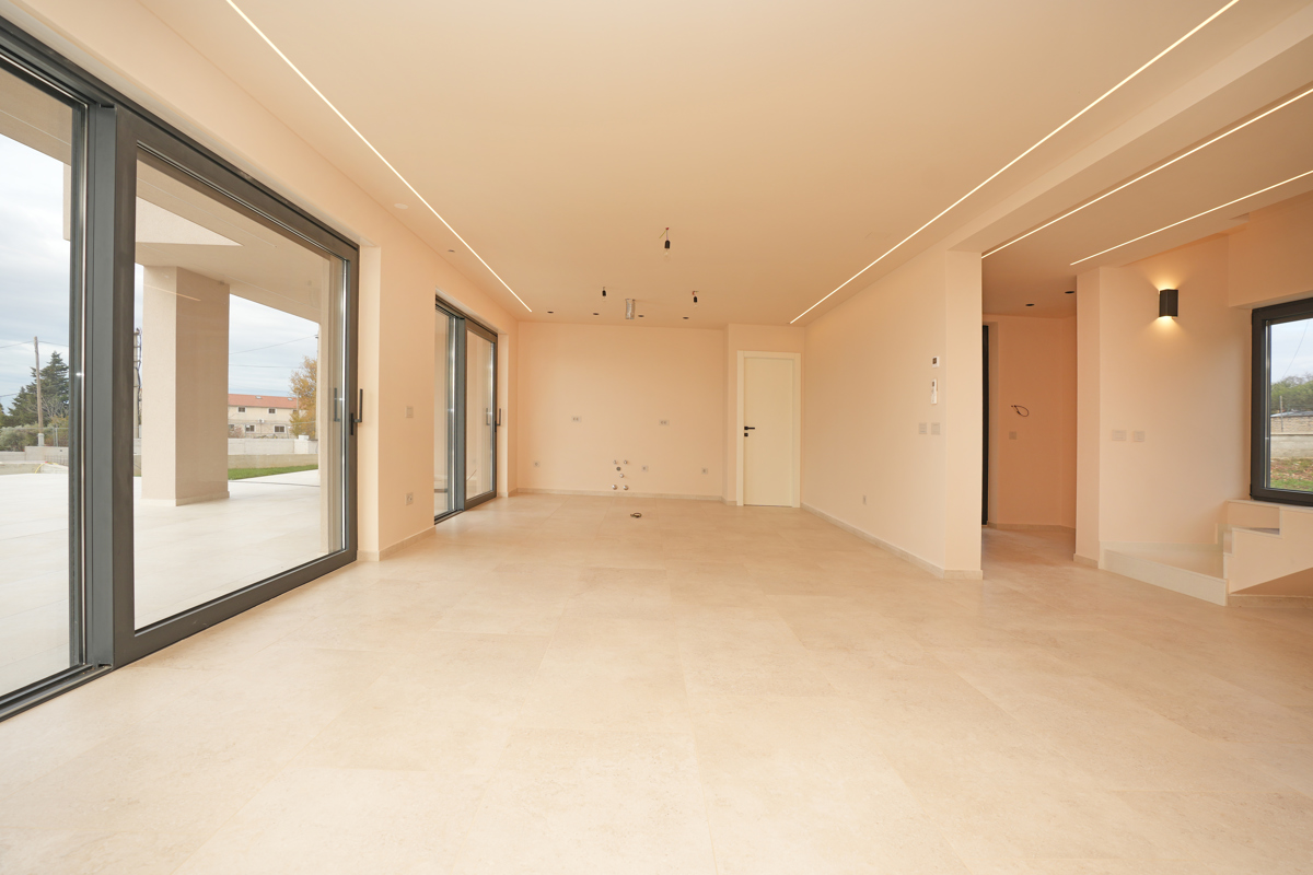 VILLA MODERNA CON PISCINA NELLA LOCALITÀ VICINO A POREČA