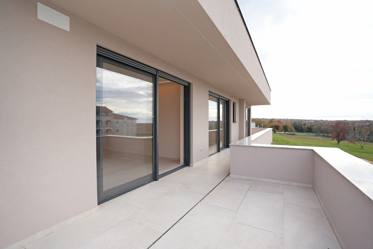 VILLA MODERNA CON PISCINA NELLA LOCALITÀ VICINO A POREČA