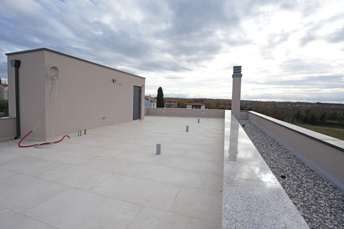 VILLA MODERNA CON PISCINA NELLA LOCALITÀ VICINO A POREČA