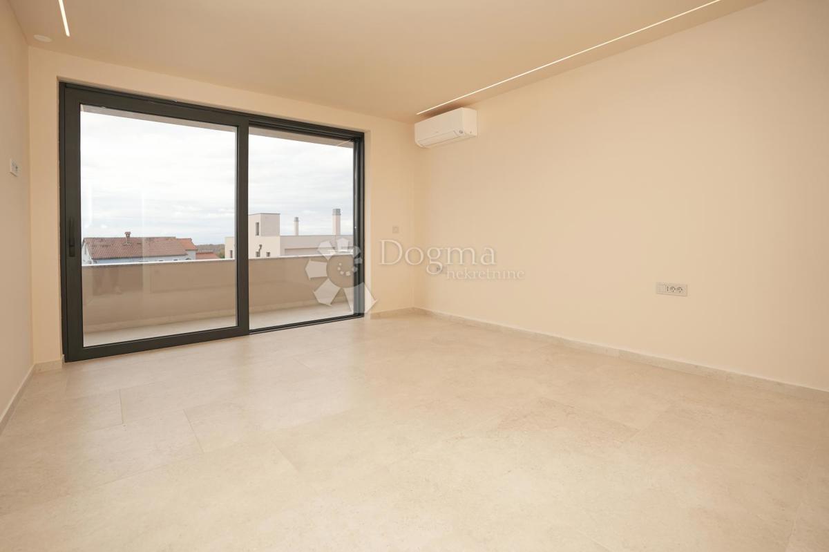 VILLA MODERNA CON PISCINA NELLA LOCALITÀ VICINO A POREČA