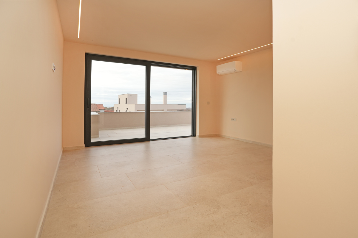 VILLA MODERNA CON PISCINA NELLA LOCALITÀ VICINO A POREČA