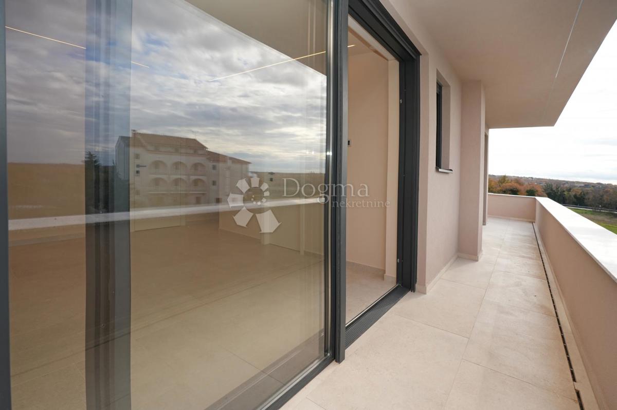 VILLA MODERNA CON PISCINA NELLA LOCALITÀ VICINO A POREČA