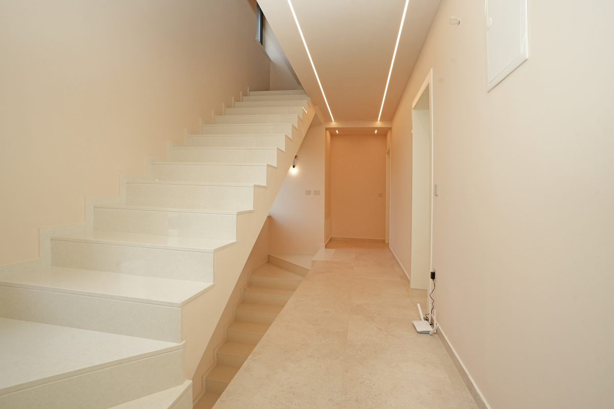 VILLA MODERNA CON PISCINA NELLA LOCALITÀ VICINO A POREČA