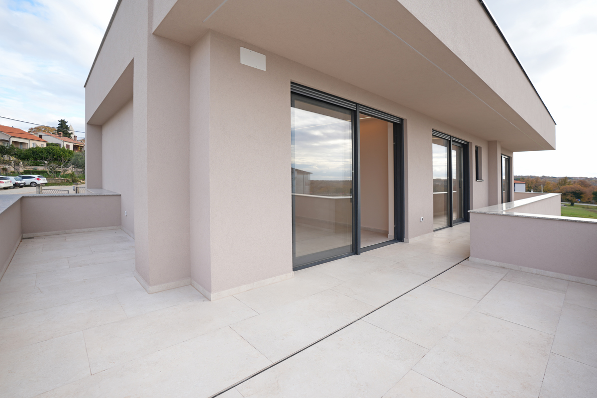 VILLA MODERNA CON PISCINA NELLA LOCALITÀ VICINO A POREČA