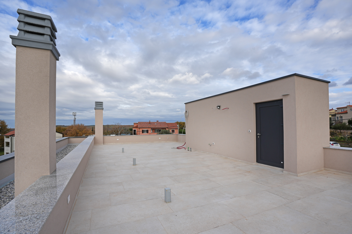 VILLA MODERNA CON PISCINA NELLA LOCALITÀ VICINO A POREČA