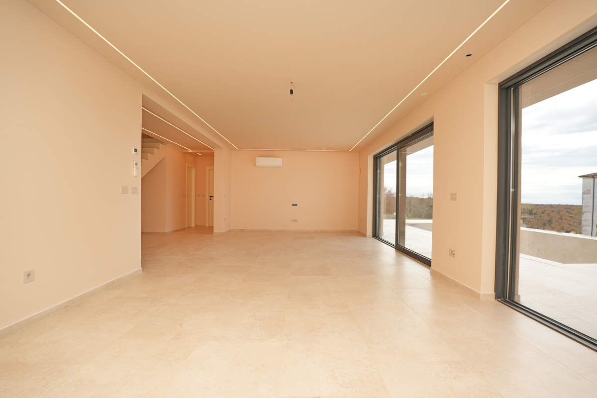 VILLA MODERNA CON PISCINA NELLA LOCALITÀ VICINO A POREČA