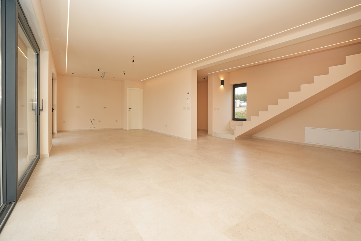 VILLA MODERNA CON PISCINA NELLA LOCALITÀ VICINO A POREČA