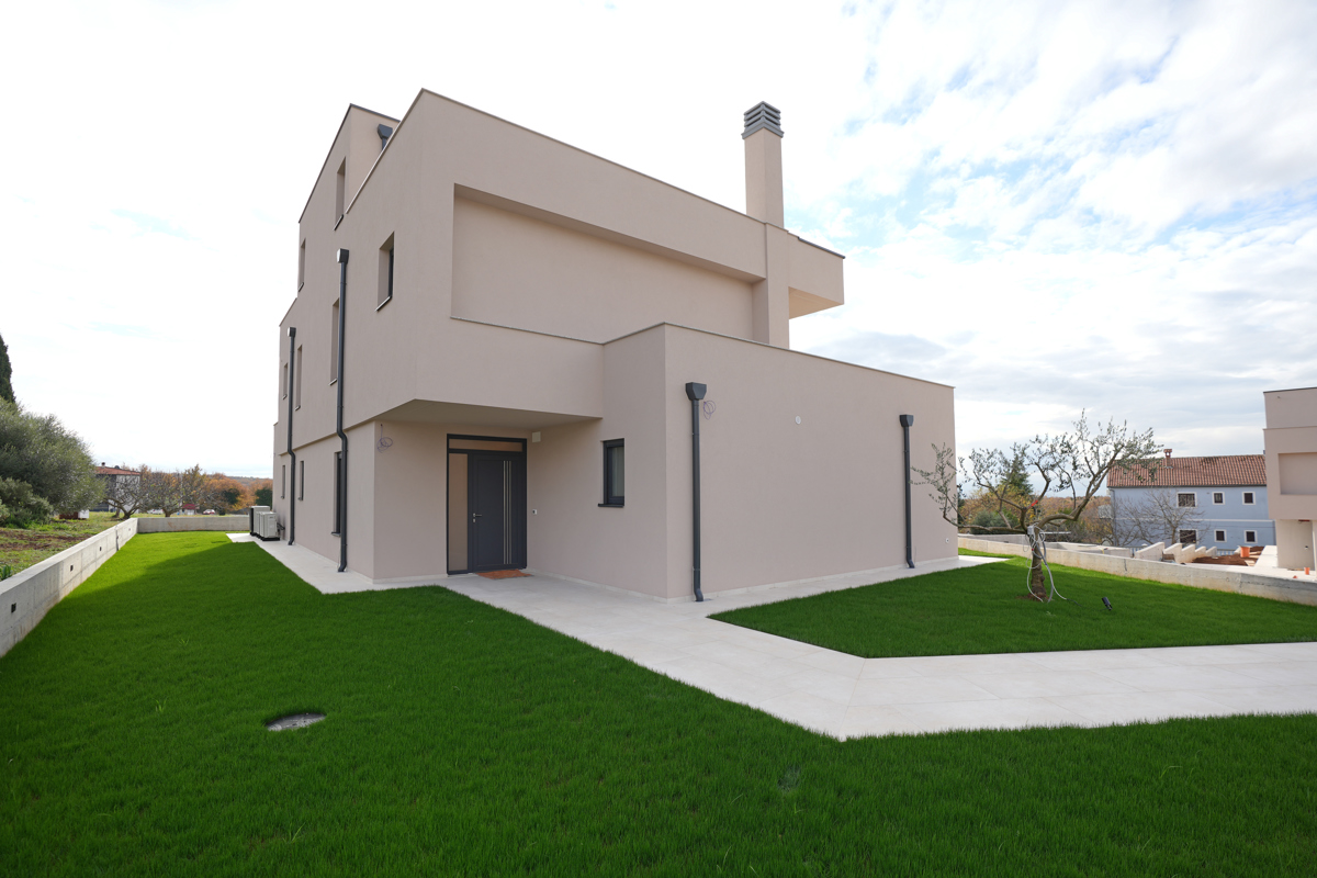 VILLA MODERNA CON PISCINA NELLA LOCALITÀ VICINO A POREČA