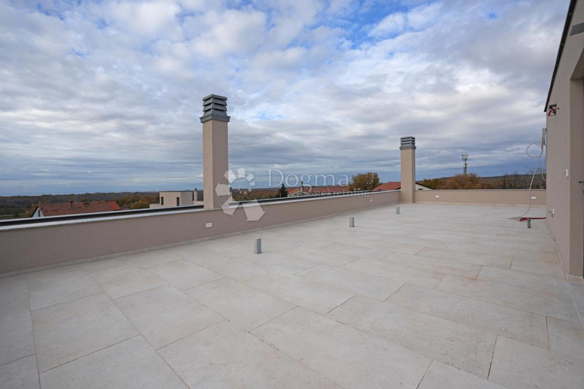 VILLA MODERNA CON PISCINA NELLA LOCALITÀ VICINO A POREČA