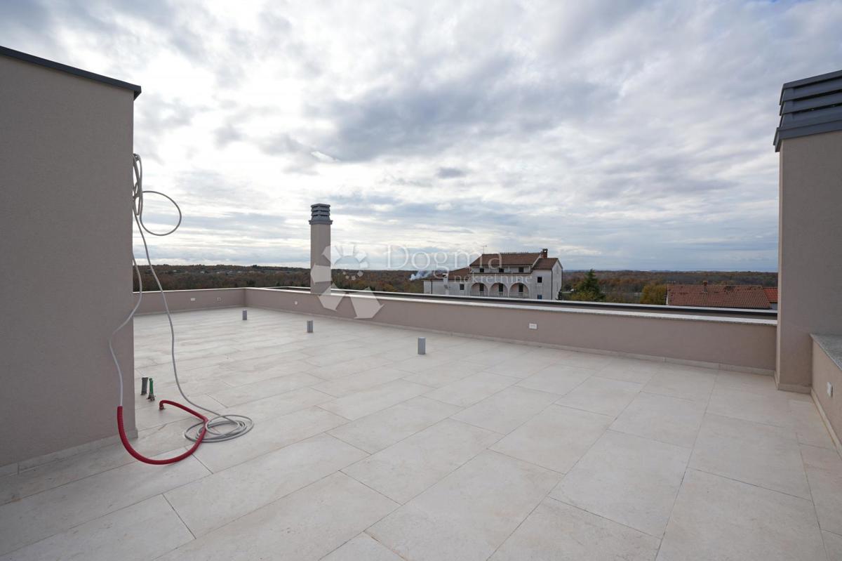 VILLA MODERNA CON PISCINA NELLA LOCALITÀ VICINO A POREČA