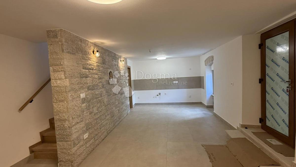 BELLISSIMA CASA IN PIETRA RISTRUTTURATA