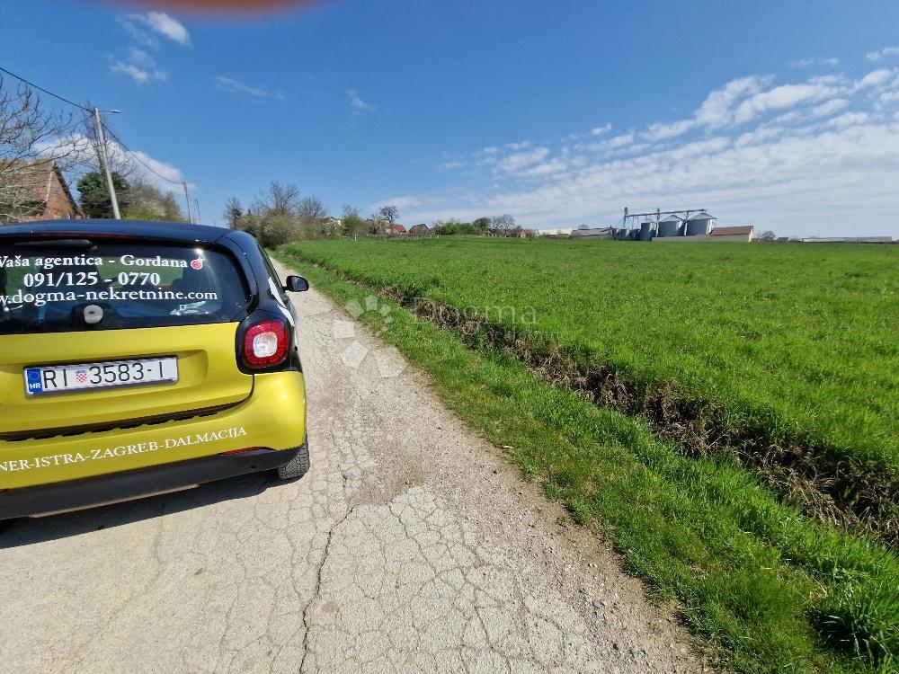 Terreno edificabile Dijaneš, Vrbovec, 4.000m2