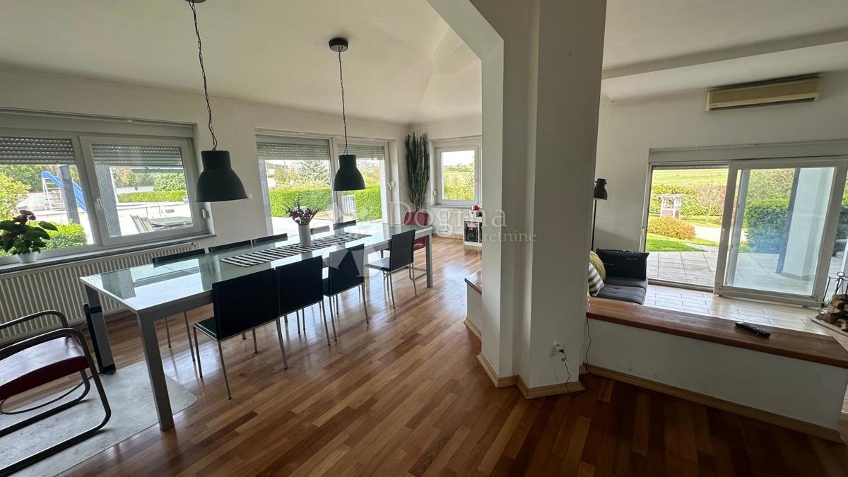 Casa Donji Stupnik, Stupnik, 580m2