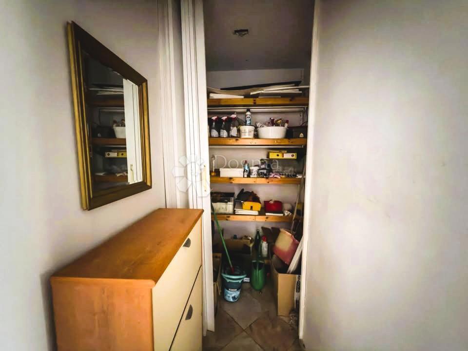 Appartamento con tre camere da letto Melada - balcone, vicino al mare, pronto per essere abitato immediatamente