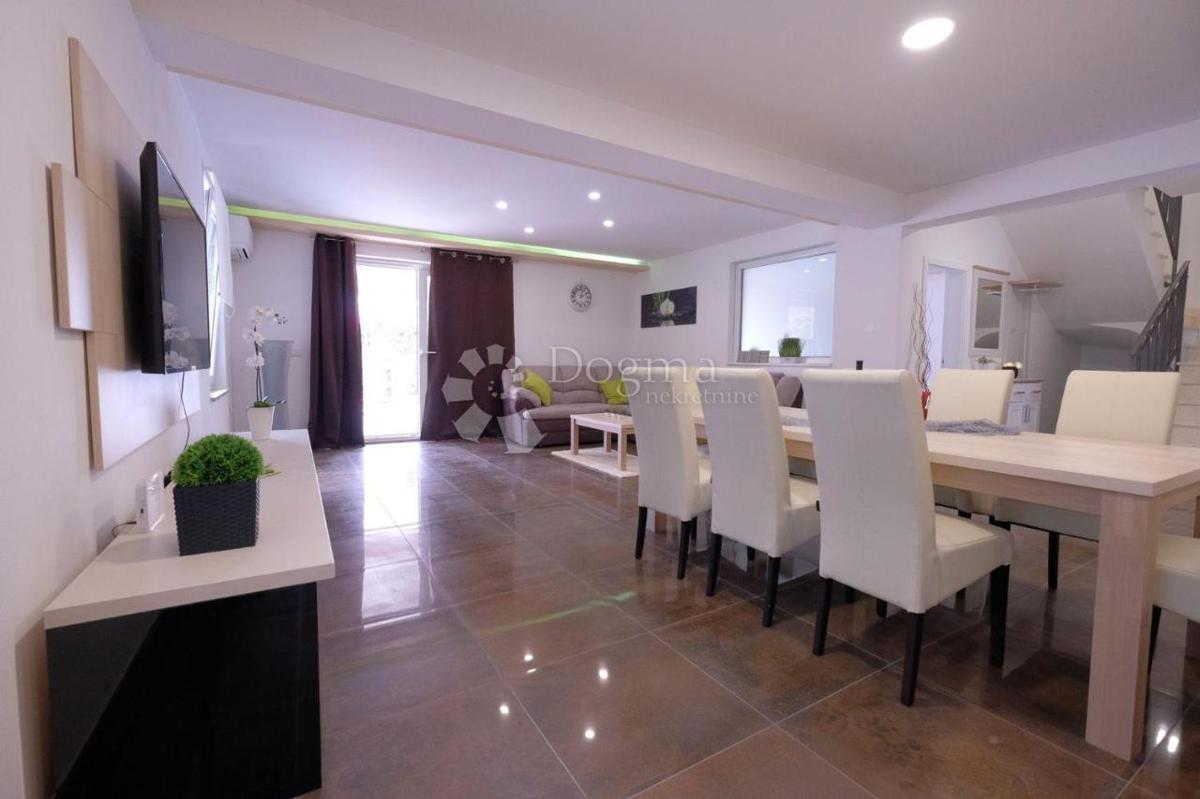 Casa Svetvinčenat, 230m2