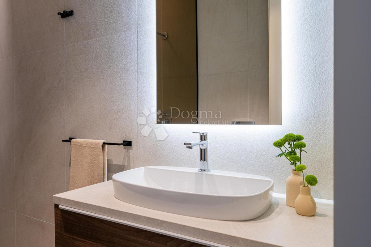 Villa esclusiva smart home, completamente attrezzata, con vista aperta