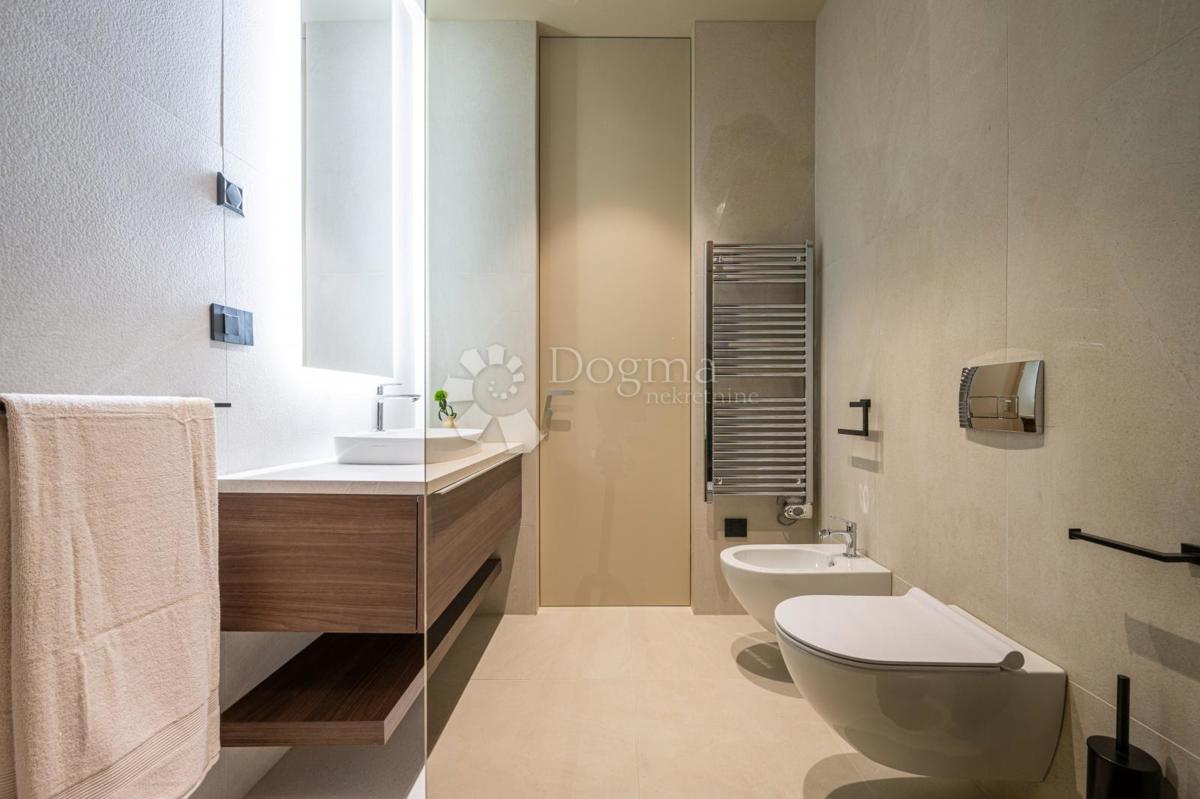 Villa esclusiva smart home, completamente attrezzata, con vista aperta