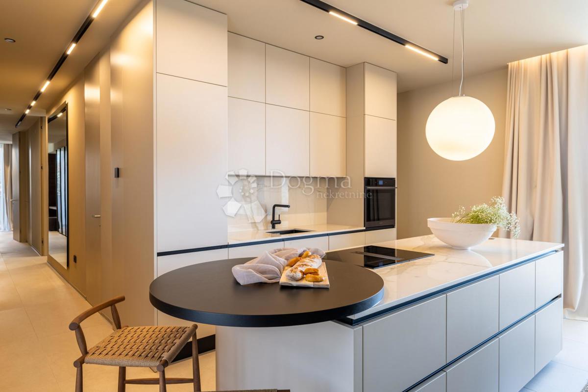 Villa esclusiva smart home, completamente attrezzata, con vista aperta