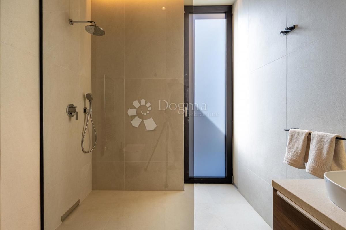 Villa esclusiva smart home, completamente attrezzata, con vista aperta