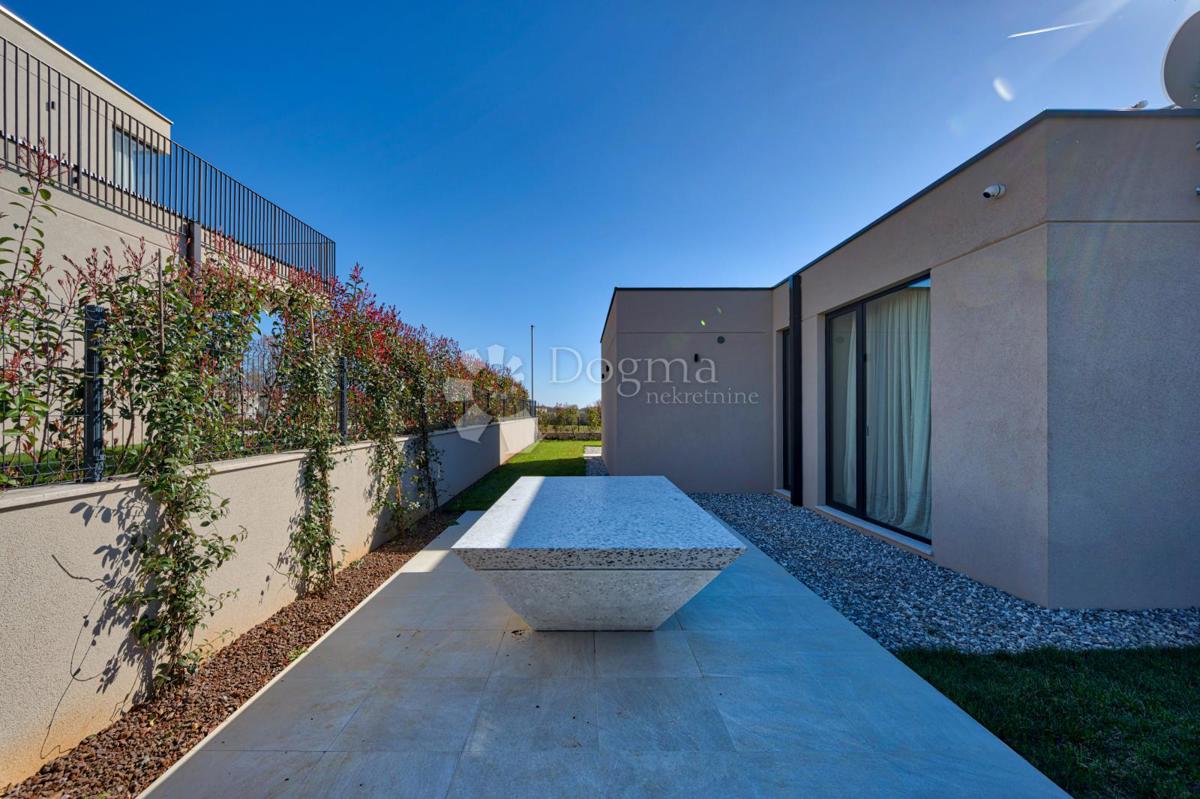 Villa esclusiva smart home, completamente attrezzata, con vista aperta