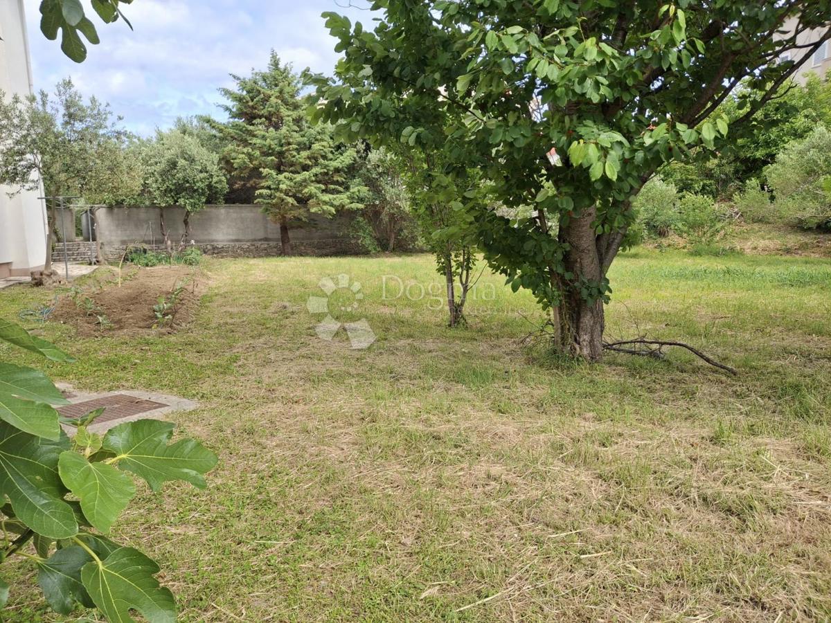 Terreno edificabile Banjol, Rab, 532m2