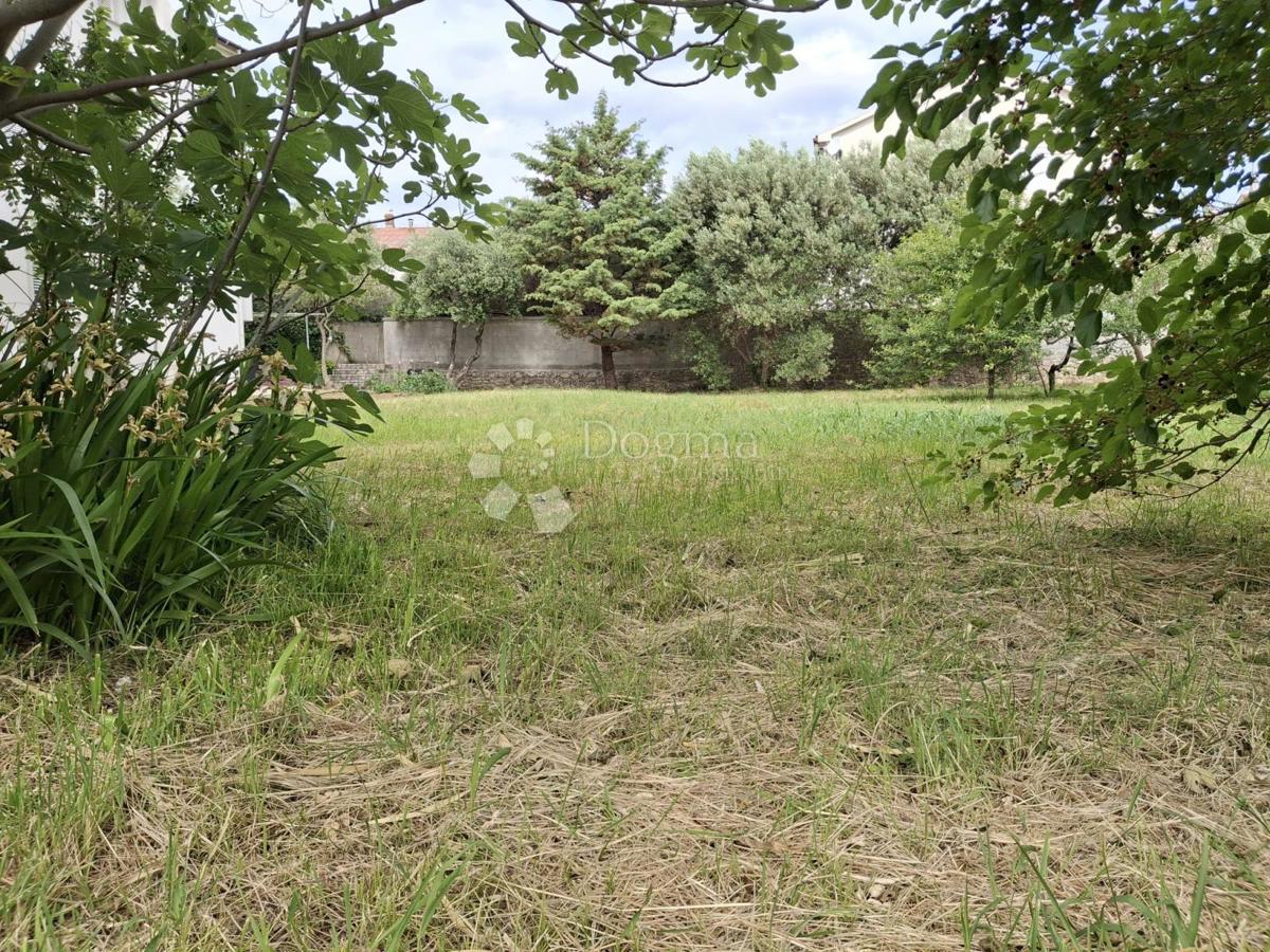 Terreno edificabile Banjol, Rab, 532m2