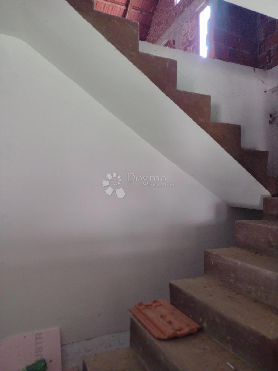 Locale commerciale Batinova Kosa, Topusko, 700m2