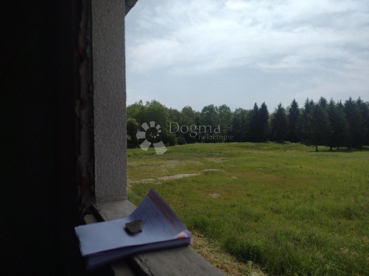 Locale commerciale Batinova Kosa, Topusko, 700m2