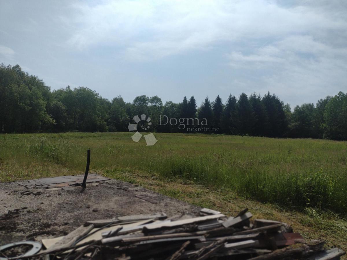 Locale commerciale Batinova Kosa, Topusko, 700m2