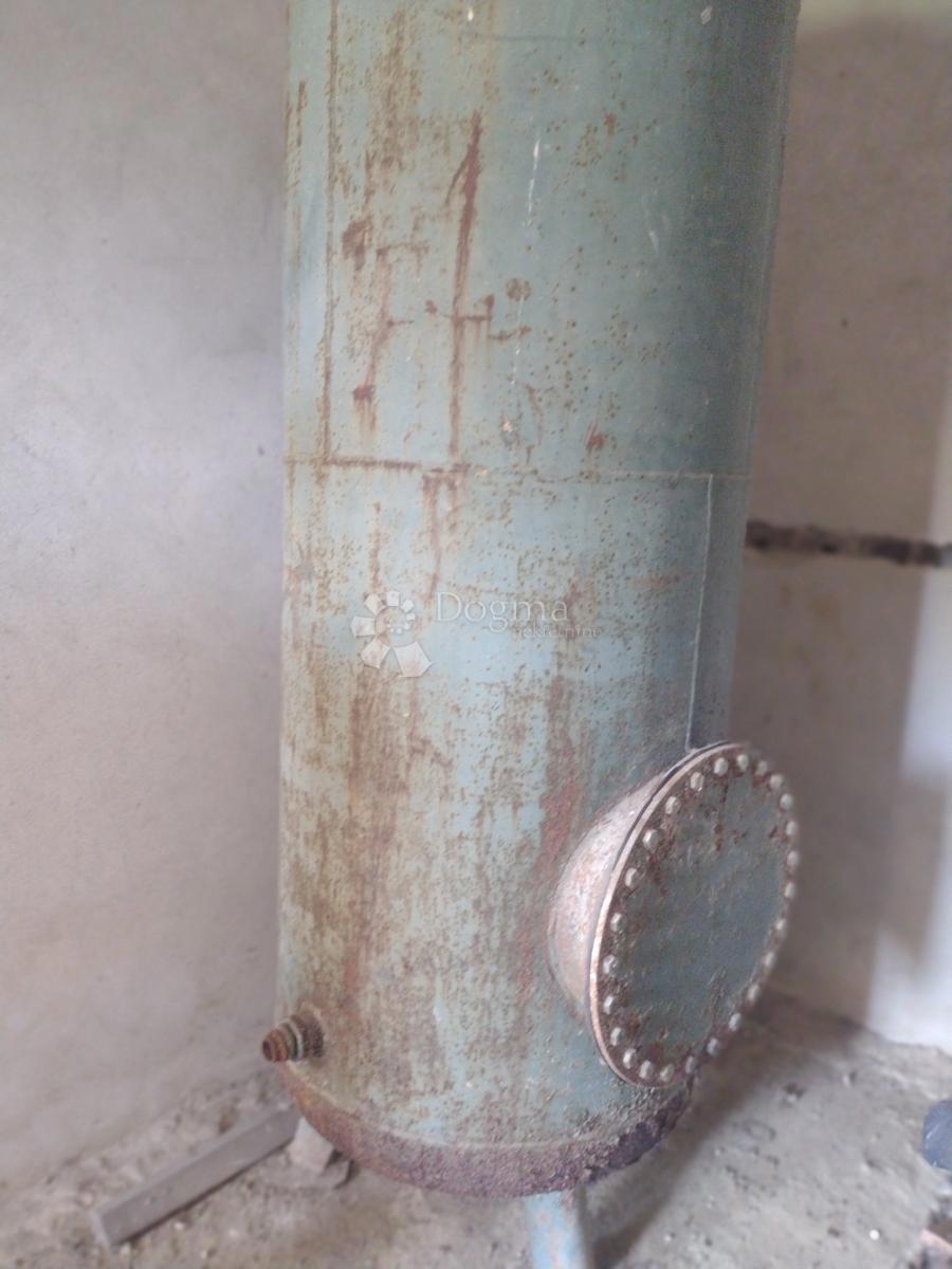 Locale commerciale Batinova Kosa, Topusko, 700m2