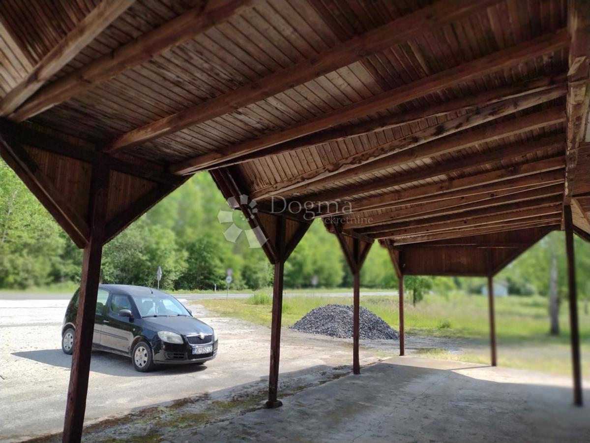 Locale commerciale Batinova Kosa, Topusko, 700m2