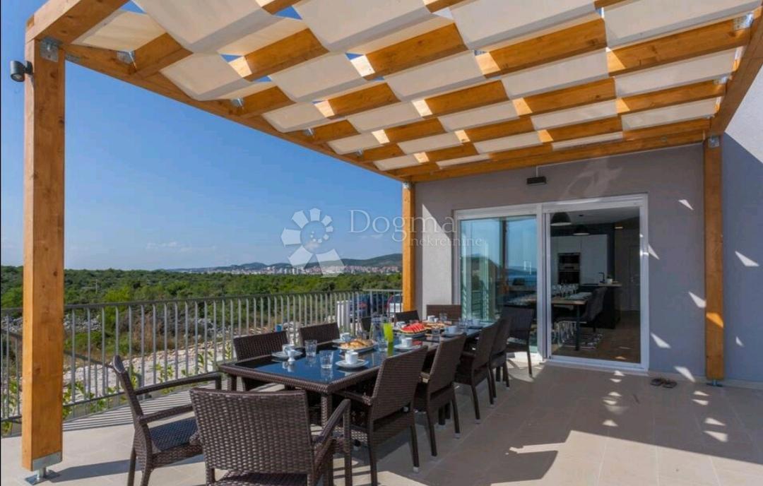 Allogio Brodarica, Šibenik - Okolica, 225m2