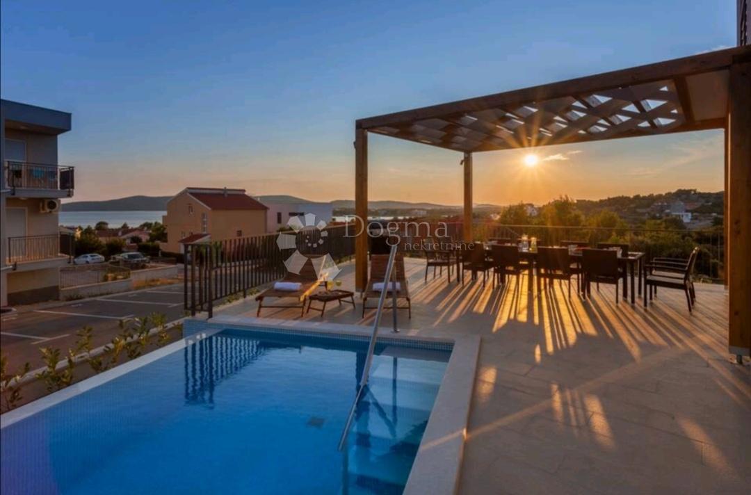 Allogio Brodarica, Šibenik - Okolica, 225m2