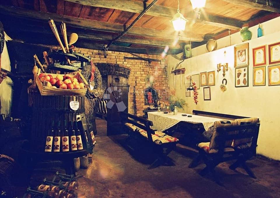 Casa Zmajevac, Kneževi Vinogradi, 51m2