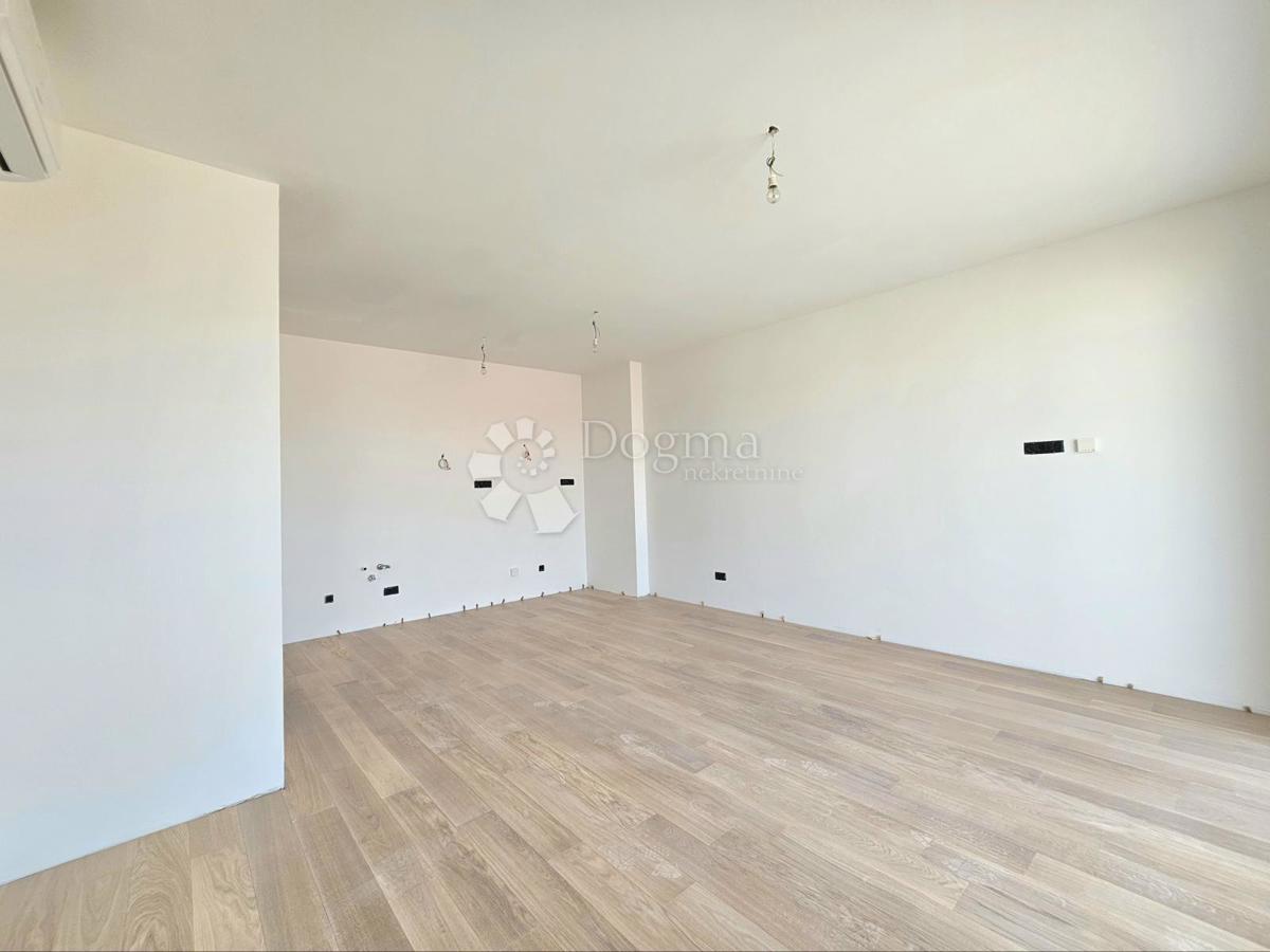 Umago, nuova costruzione,