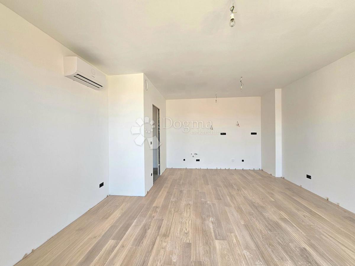 Umago, nuova costruzione,