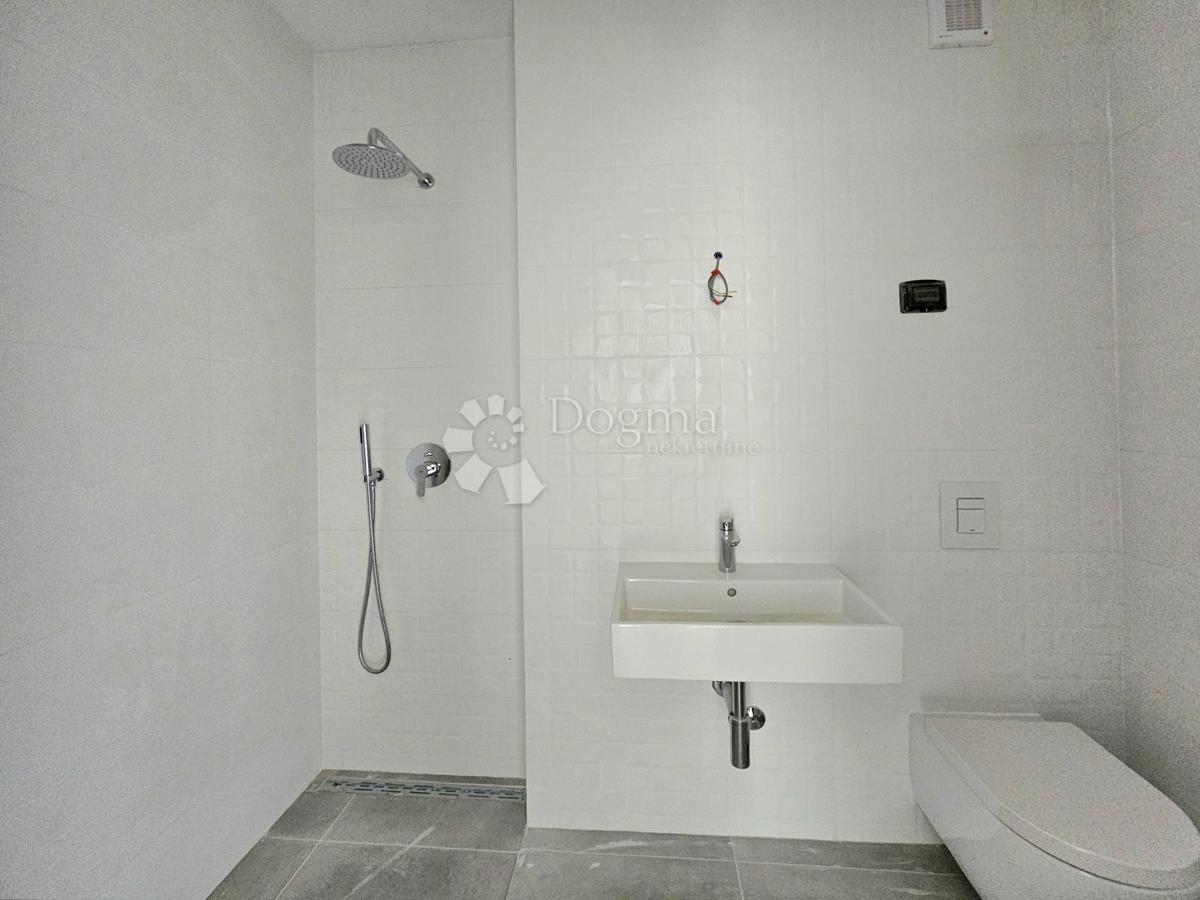 Umago, nuova costruzione,