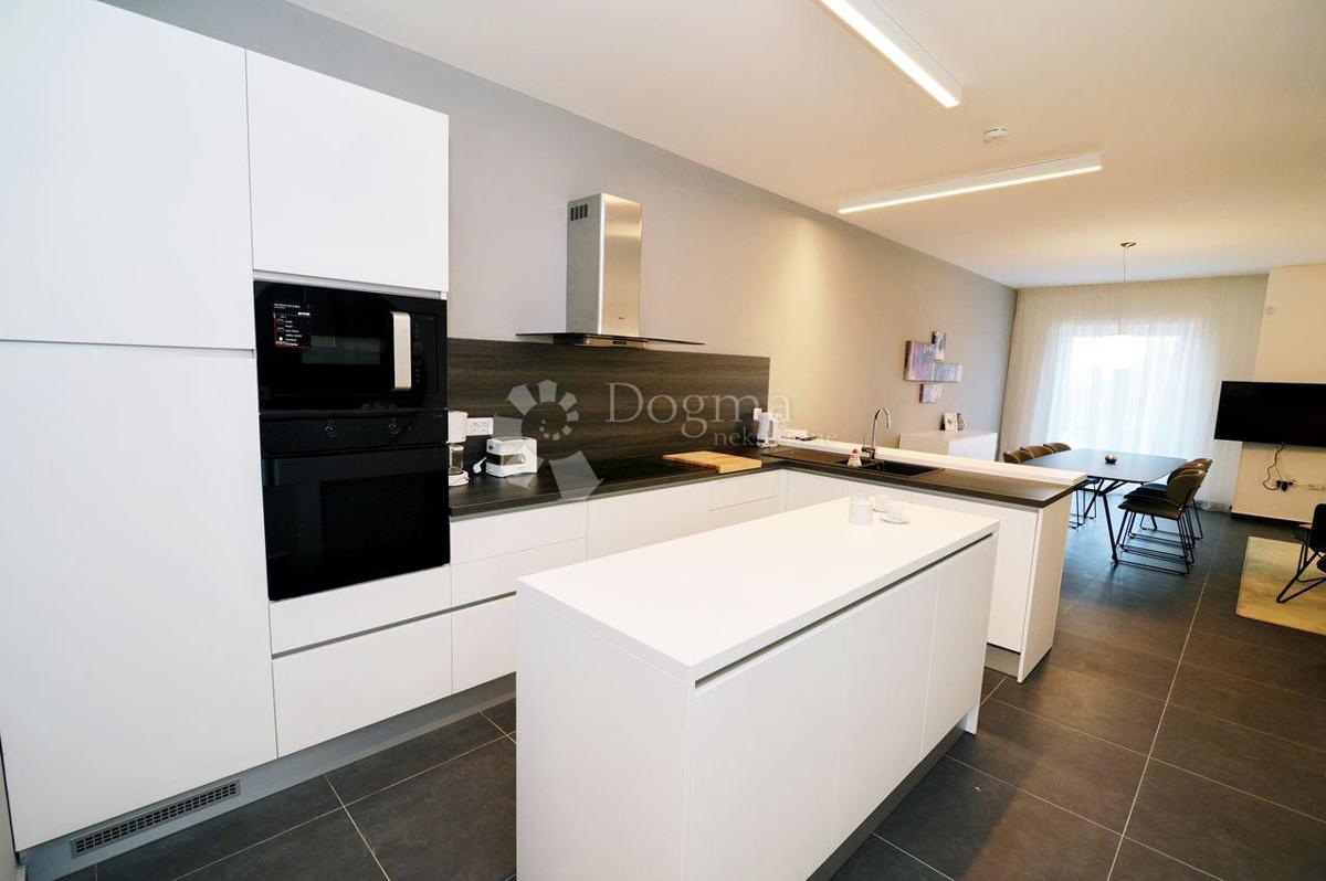 LOVRAN – Appartamento Esclusivo a 50 Metri dal Mare