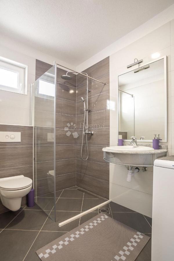 Casa Sućuraj, 258,88m2