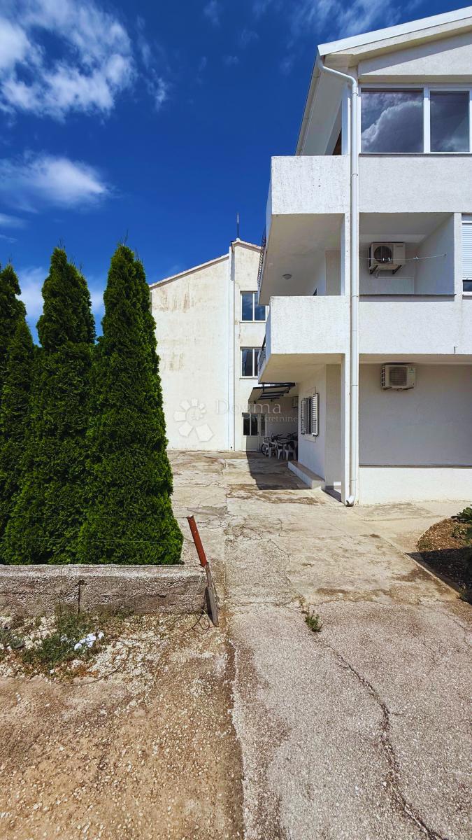 Casa dei Sogni in Prima Fila sul Mare – Podstrana, 126 m² di Spazio Abitativo + Giardino