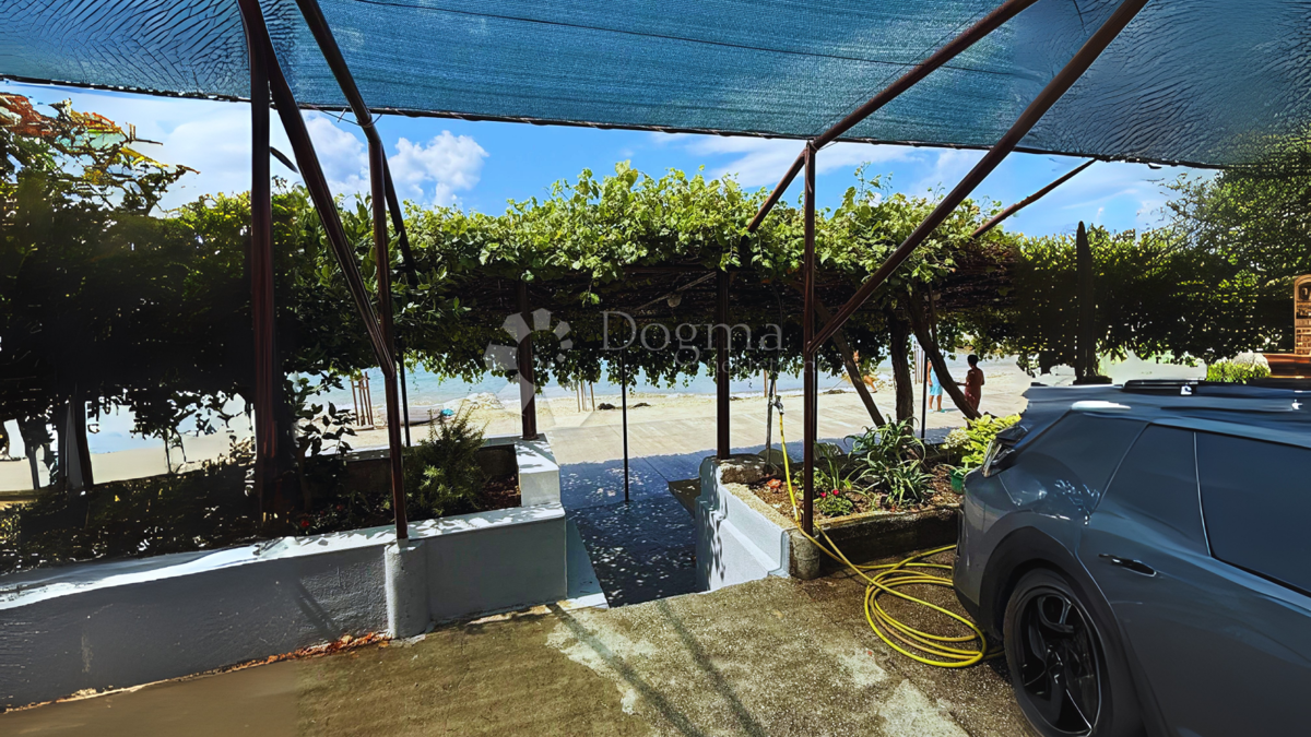 Casa dei Sogni in Prima Fila sul Mare – Podstrana, 126 m² di Spazio Abitativo + Giardino