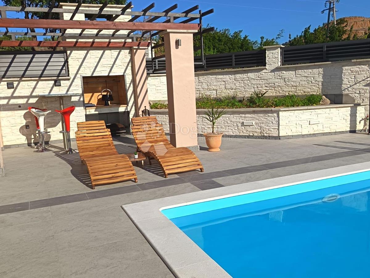 Casa Rovanjska, Jasenice, 140m2