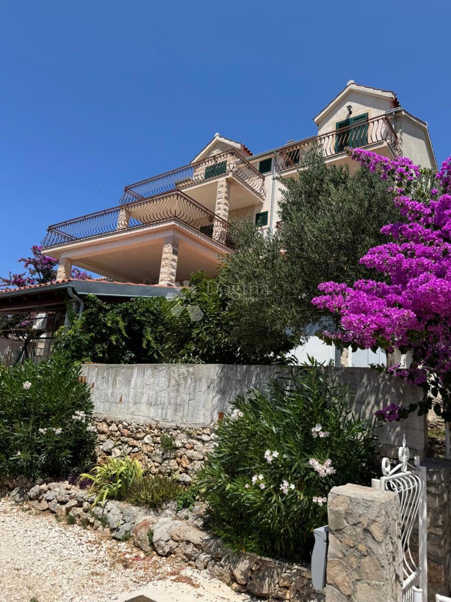 Casa Milna, 394,30m2