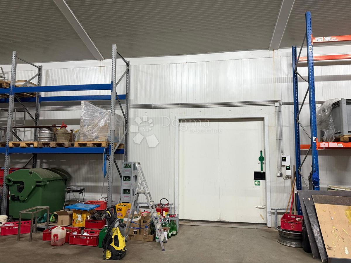 Locale commerciale Selnik, Maruševec, 670m2